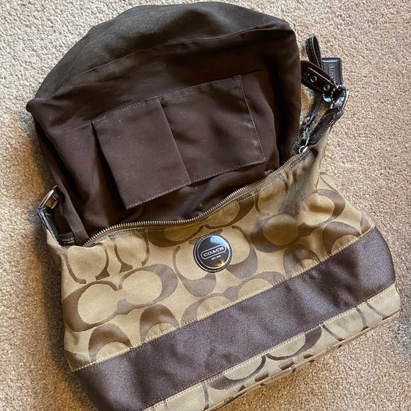 Coach Handbags - Vintage signature Coach bag